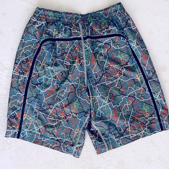 🦄 RARE Lululemon Seawheeze 2015 Shorts - Picture 4 of 11